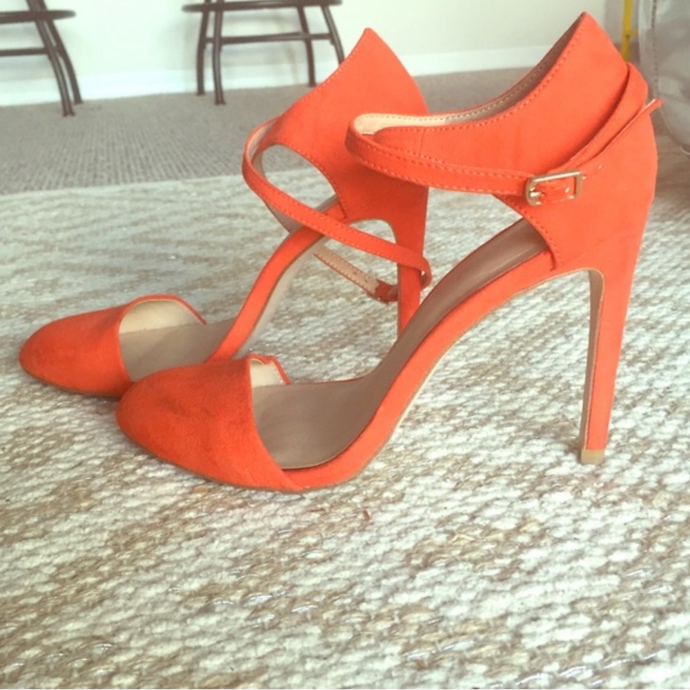 Suede Zara ankle strap pump!